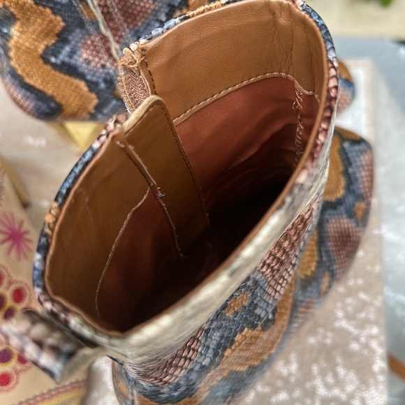 Kurt Geiger - Picture 4 of 4